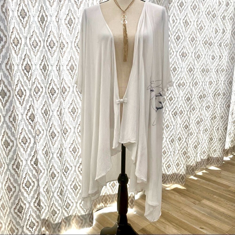 VINTAGE Gauzy White Coverup Kimono Lounge Robe